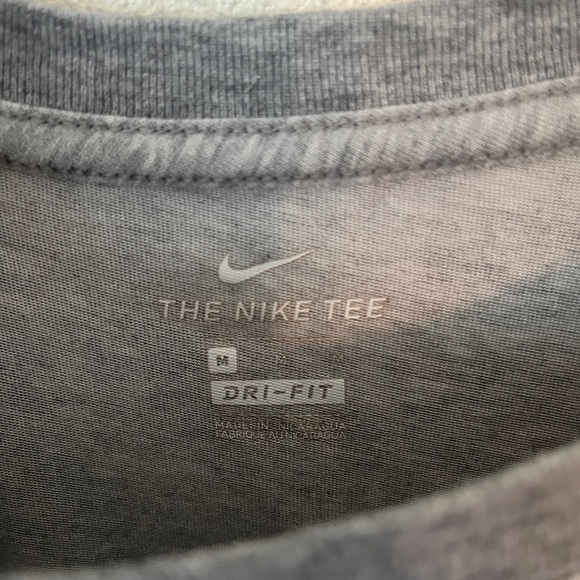 Nike Iowa T-Shirt and Fun Iowa Socks - Picture 3 of 7